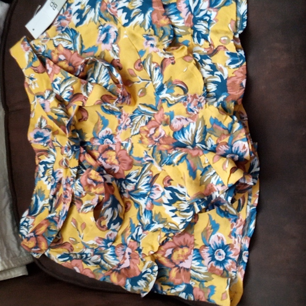 Floral Yellow Shorts Size Small BP